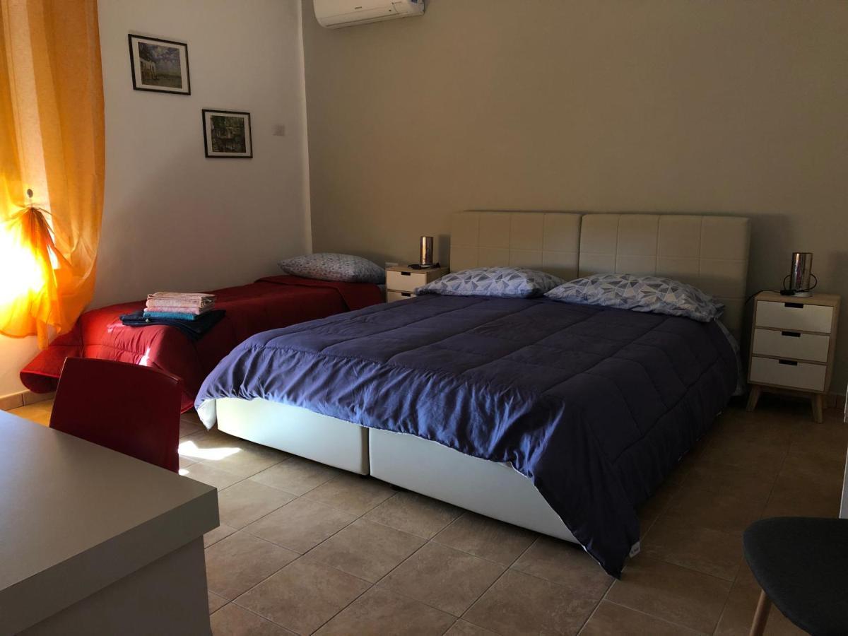 B&B Paolo E Daniela Карбония Екстериор снимка